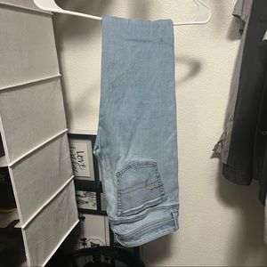 Light Wash American Eagle Jeans